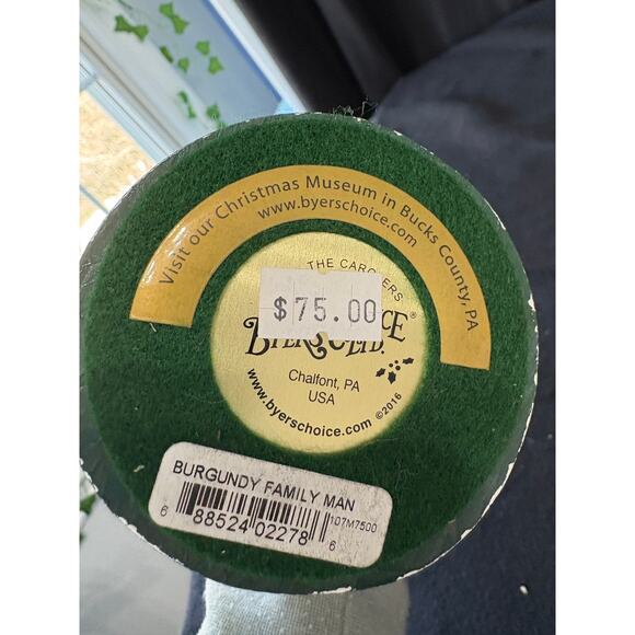 Rare BYERS CHOICE 2016 BURGUNDY FAMILY MAN HOLDING GIFTS - Picture 5 of 5